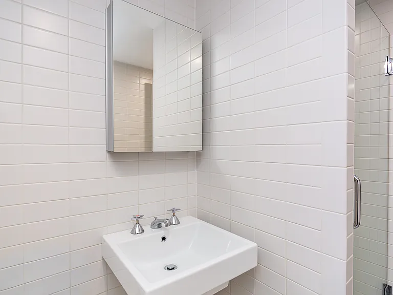 Gardiners Bay Dr — Photo 18