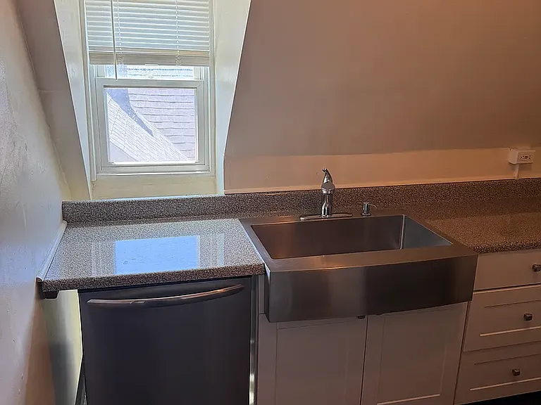 42 Rowley St #7 — Photo 17