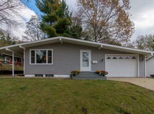 448 Red Fox Rd SE, Cedar Rapids, IA 52403