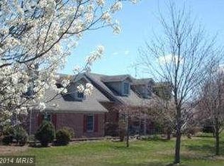 1602 Pious Ridge Rd, Berkeley Springs, WV 25411