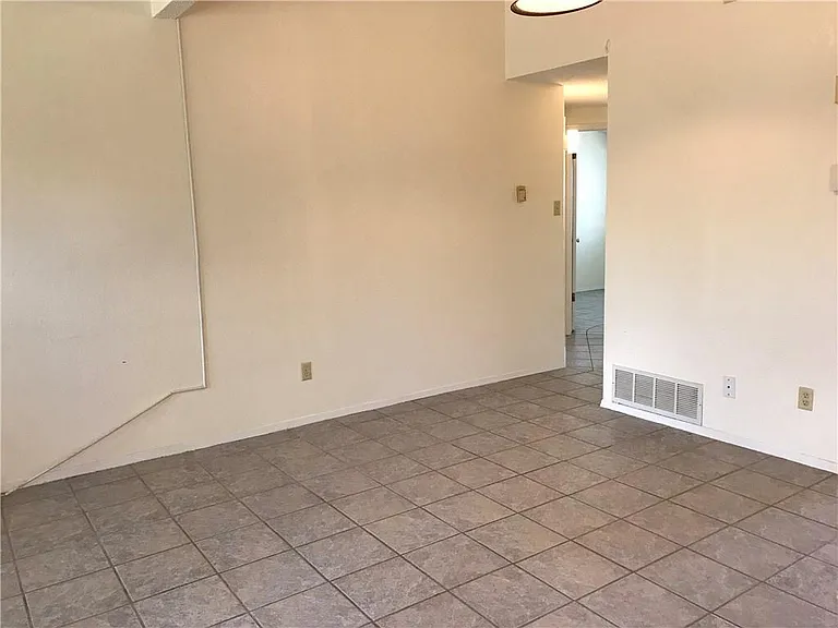 8500 Lakehurst Rd — Photo 14