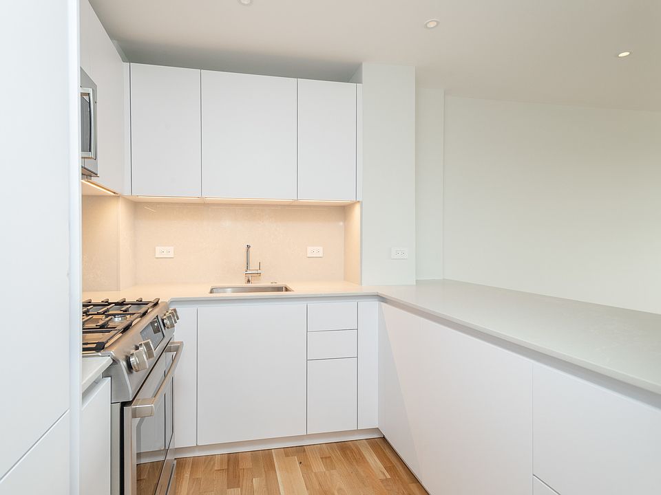2nd image of 1414 Columbia Rd #9K