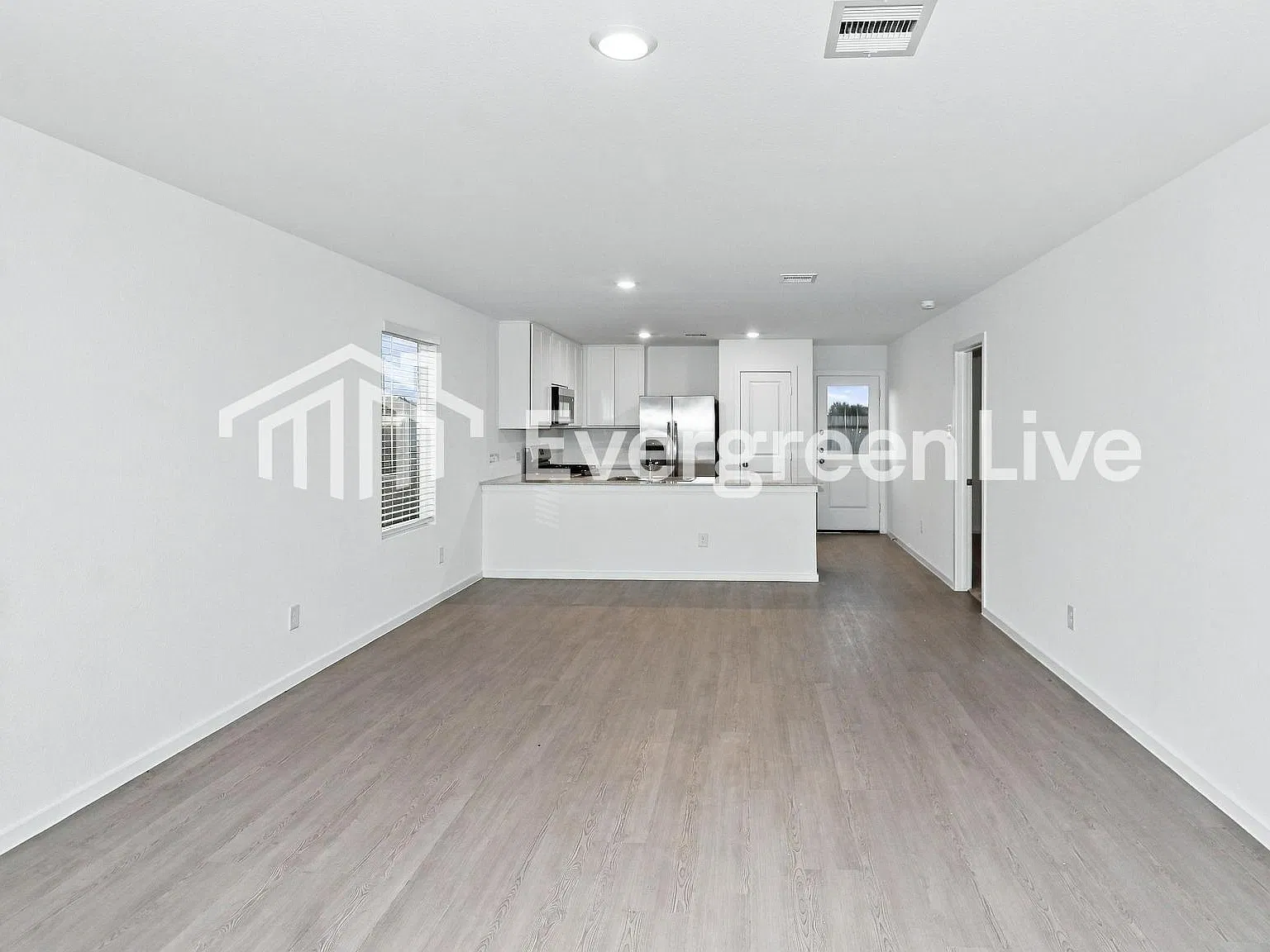 3 bed, 2.0 bath, 1411 sqft, $1,705 — Photo 4