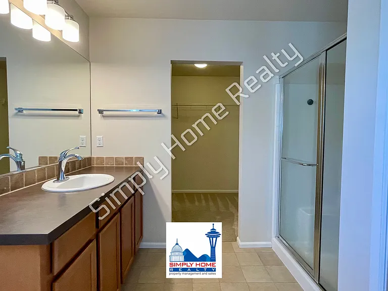 8715 Madrid St NE — Photo 12