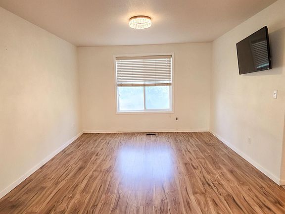 5th image of 7915 Madeira Dr