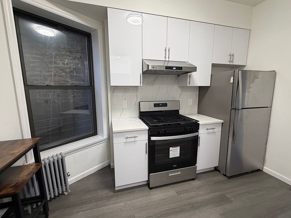 1st image of 15 Monroe St APT 3
