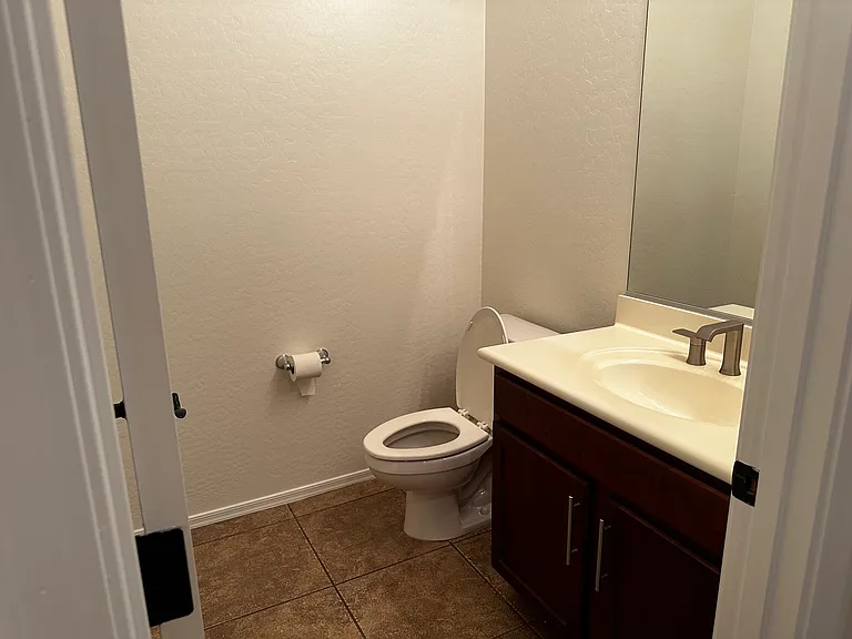 2712 E Redwood Pl — Photo 25