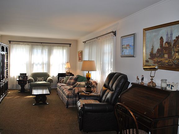 4th image of 86 Blossom Heath Ave