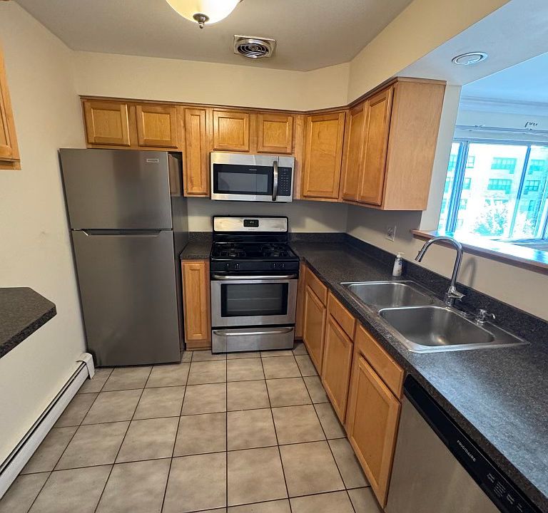 1st image of 205 W Miner St #409