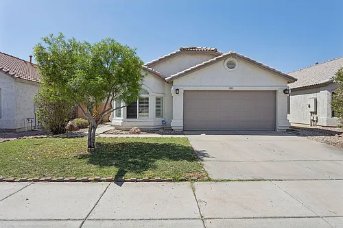 921 E Montoya Ln Photo 1
