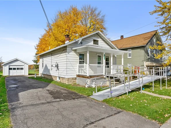 152 S Main St, West Sunbury, PA 16061