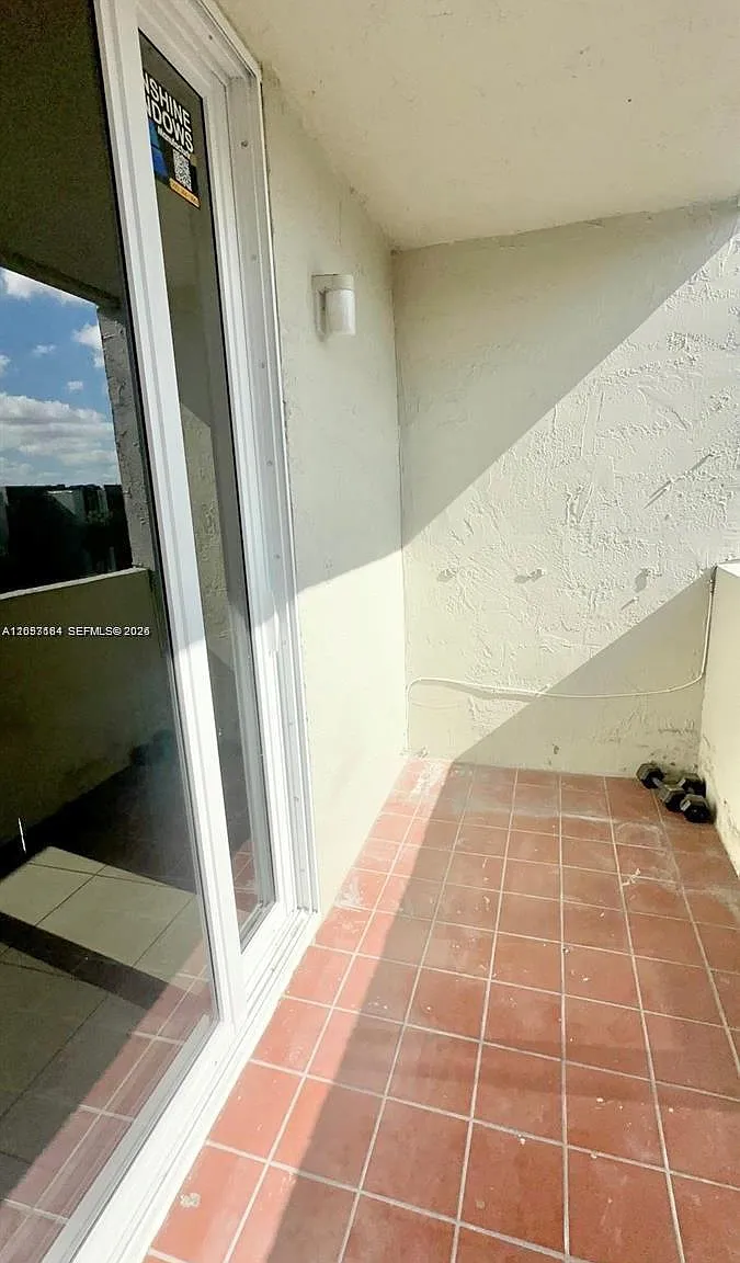 Samari Lake East Condo — Photo 4