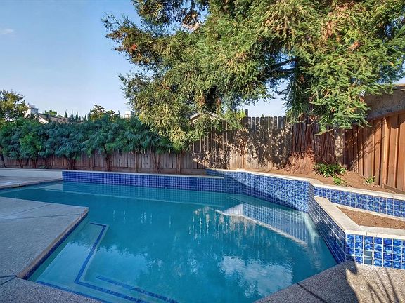 5th image of 3060 Rockford Way