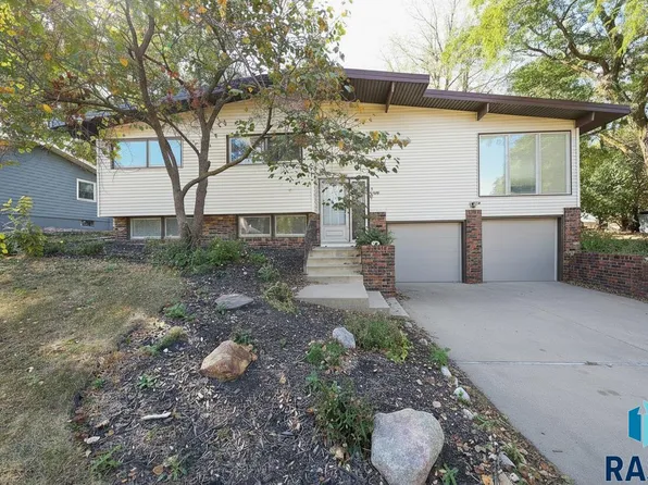 4209 S Hickory Hill Rd, Sioux Falls, SD 57103