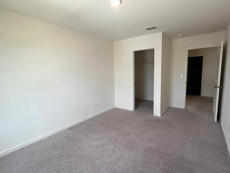 235 Isabella Way — Photo 10