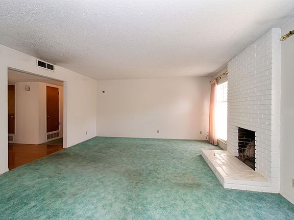 3rd image of 4758 N Ila Ave
