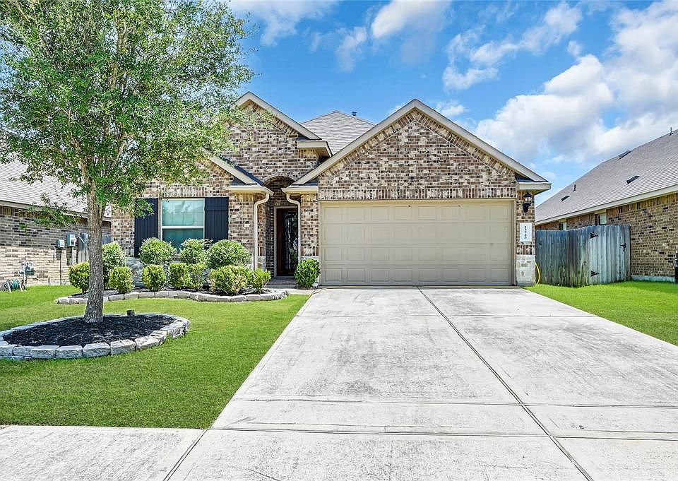 1st image of 23723 Giardini Dr
