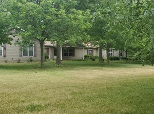 6878 Dove Ln, Waterloo, IL 62298