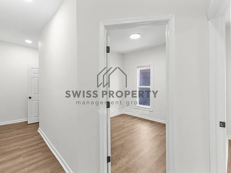 1339 Mooberry St — Photo 9