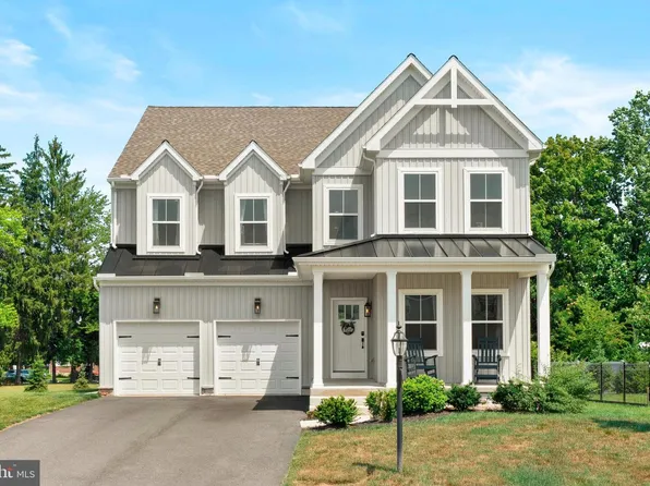 15 Patricia Dr, Trappe, PA 19426