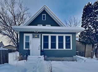 1221 Saint Albans St N, Saint Paul, MN 55117