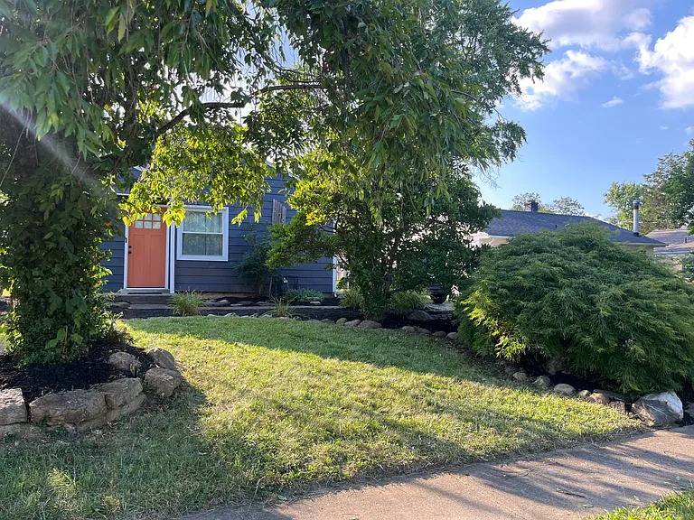 E Circle Dr — Photo 19