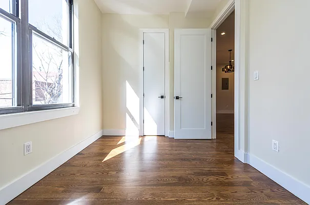 Rented by Nooklyn NYC LLC | media 8