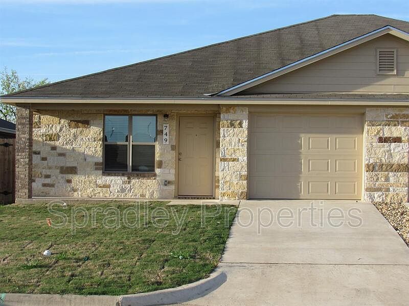 1st image of 749 Laila Ln