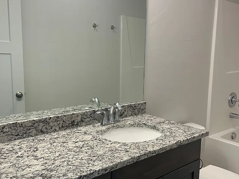 835 S 2380 W — Photo 40
