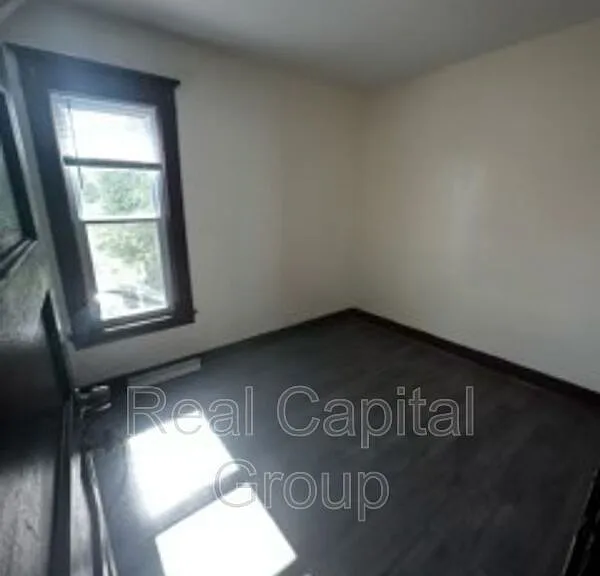 1326 3rd Ave #1326 — Photo 8