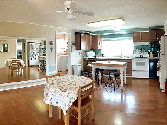 4th image of 410 E Marjorie Ave
