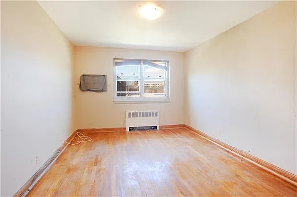 Sold by R New York | media 4