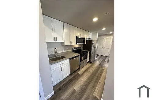 1812 H Pl NE #2 BD Photo 1