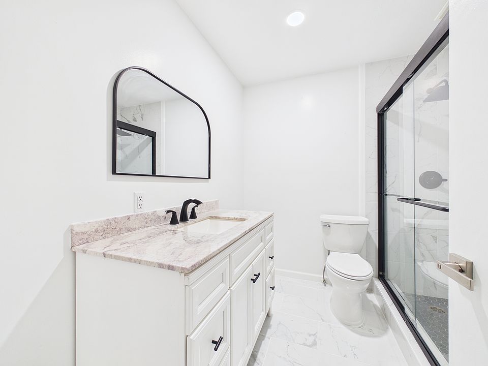 1st image of 1015 Aoloa Pl APT 252