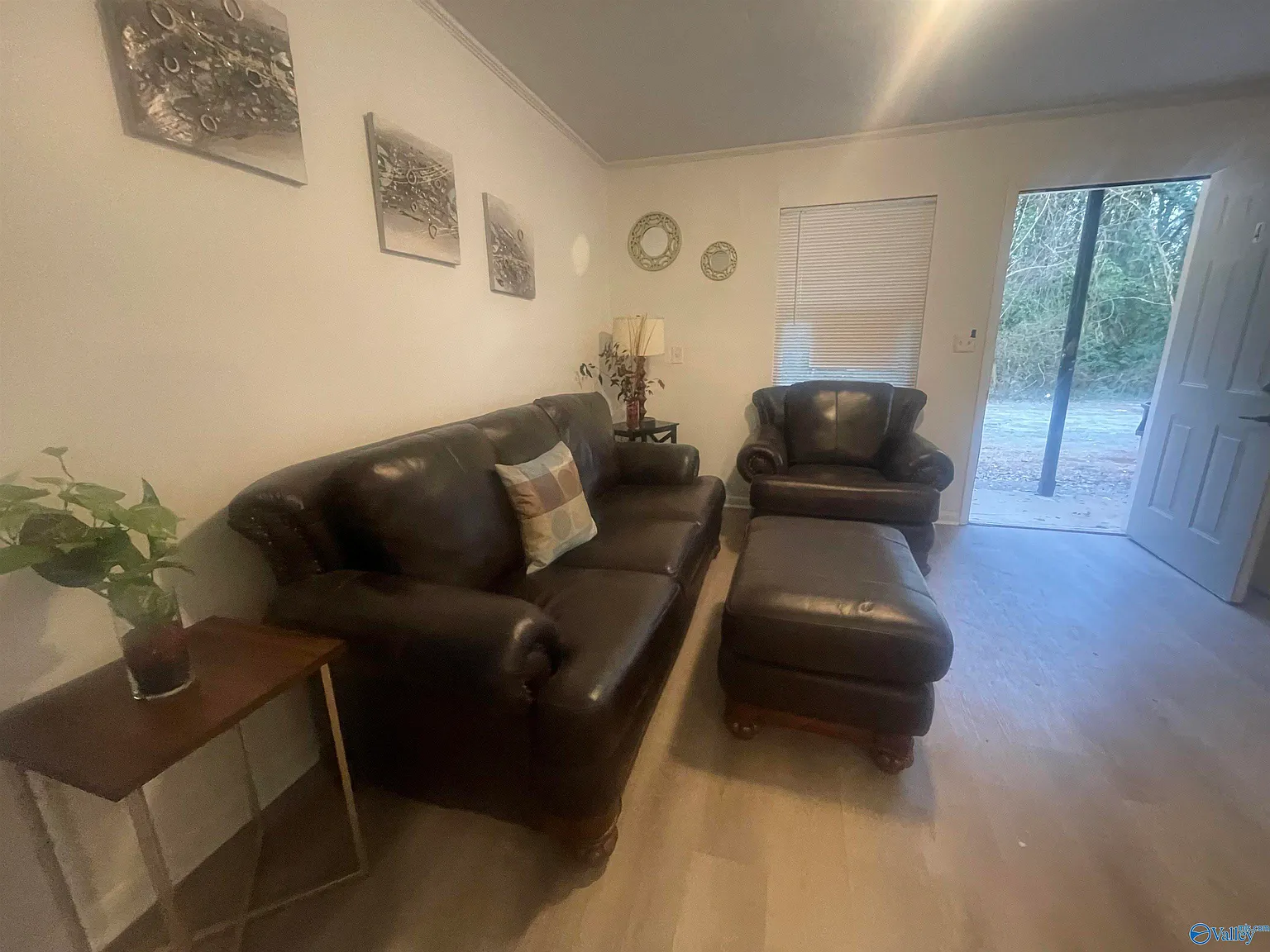 2 bed, 1.0 bath, 800 sqft, $1,050 — Photo 4