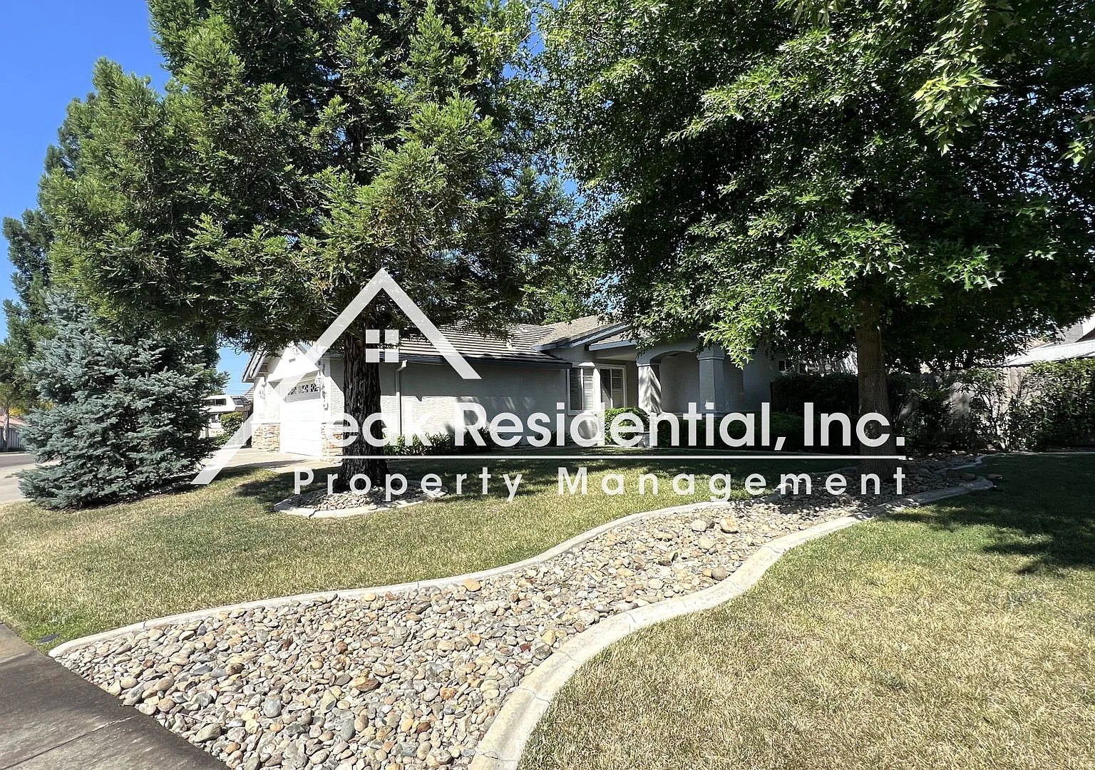 Wonderful 3bd/2ba Vintage Park Home with Covered RV Access! — Photo 4