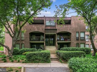 11256 Chestnut Grove Sq APT 141, Reston, VA 20190