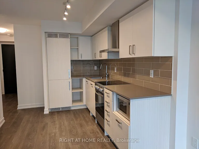 125 Redpath Ave #609 — Photo 8
