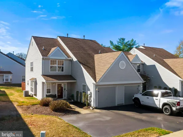 265 Birch Hollow Dr, Bordentown, NJ 08505