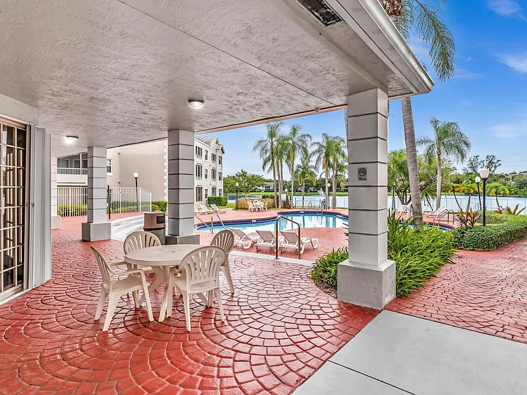2850 N Oakland Forest Dr #208 — Photo 34