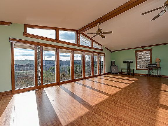 2nd image of 10 Moreton Ln