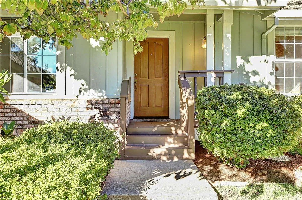 2 bed, 1500 sqft, $2,700 — Photo 3