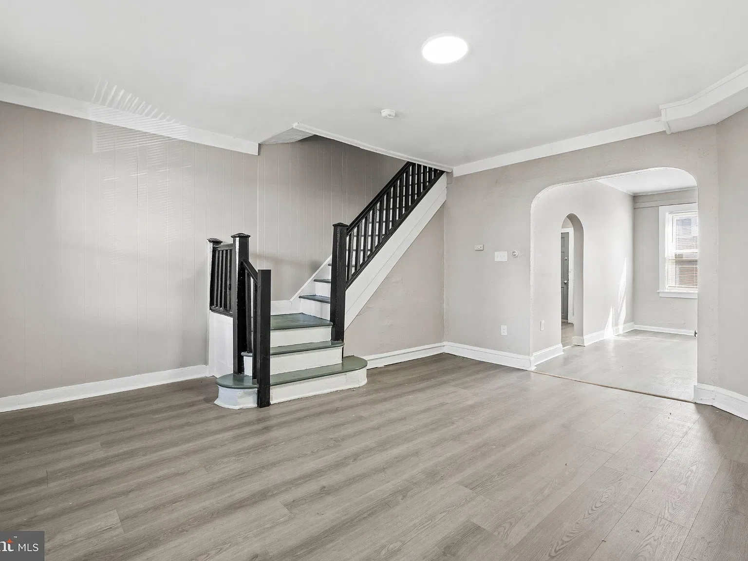3 bed, 1.0 bath, 1024 sqft, $1,550 — Photo 3