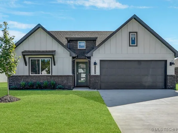 15908 E 75th Pl, Owasso, OK 74055