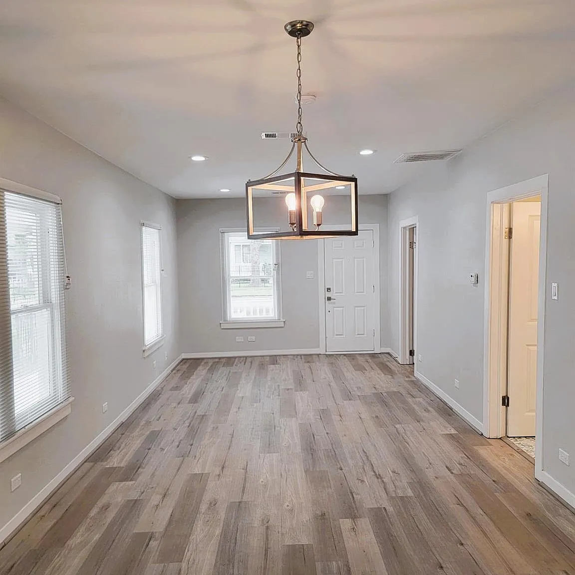 2 bed, 1.0 bath, 1250 sqft, $2,900 — Photo 4