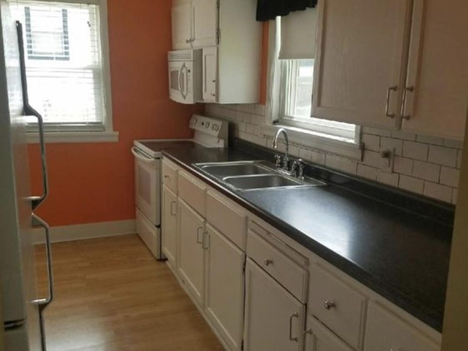 2nd image of 437 44th St