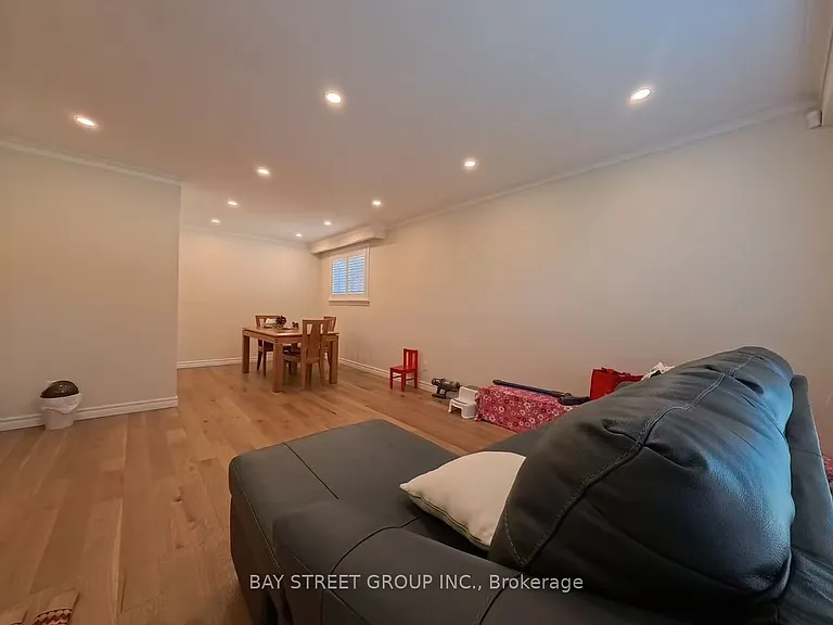 402 Osiris Dr — Photo 9