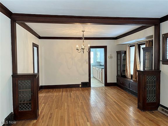 4th image of 1255 Gladys Ave