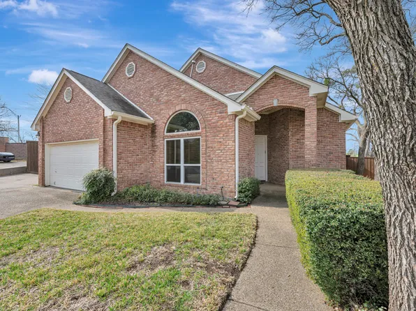 2400 Peach Blossom Ct, Bedford, TX 76021