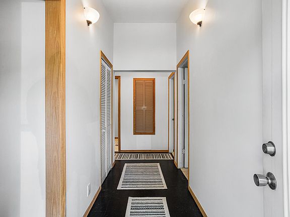 4th image of 8393 Laddie Rd NE